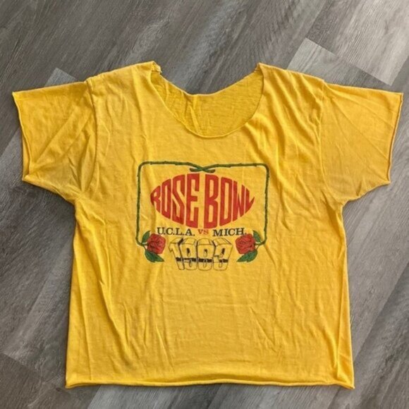 VINTAGE 1983 Rose Bowl T Shirt Womens Medium UCLA vs MICHIGAN CFB Yellow Raw Hem - Picture 1 of 7